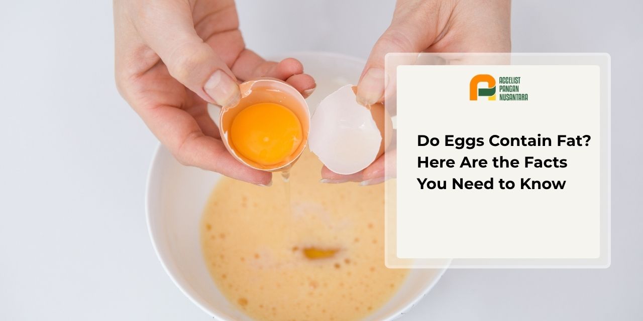 A chicken egg split in half to reveal the egg white and yolk inside, illustrating where the fat content in an egg is actually stored.