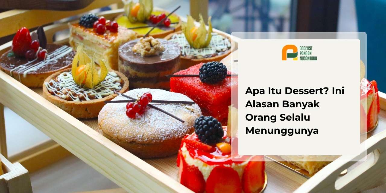 Penyajian seporsi dessert berbahan di atas meja restoran yang siap dinikmati sebagai penutup setelah hidangan utama selesai.