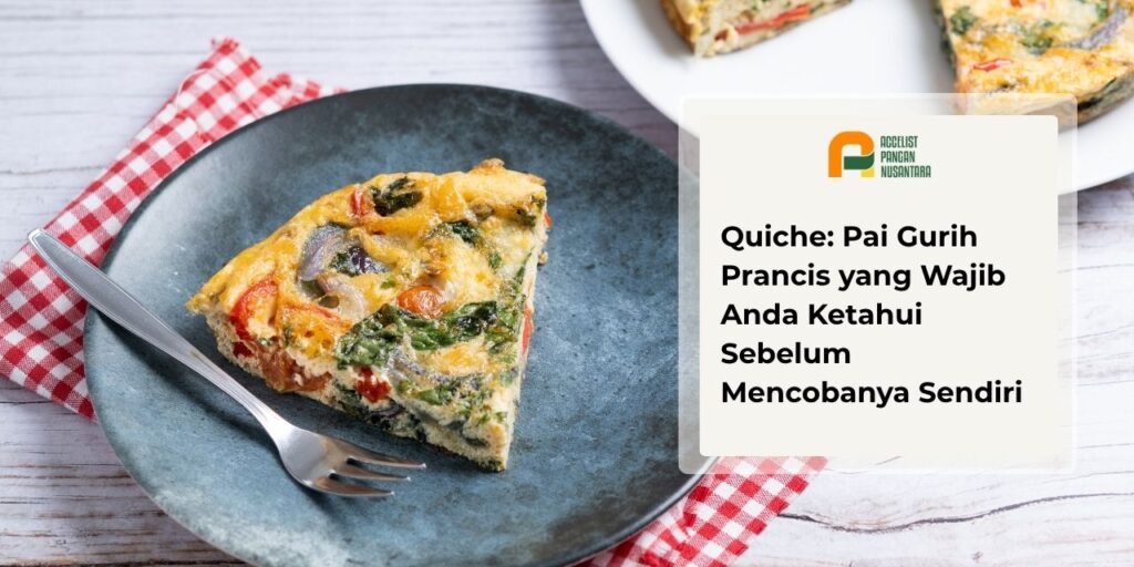 Sepotong quiche dengan tekstur lembut di atas piring saji